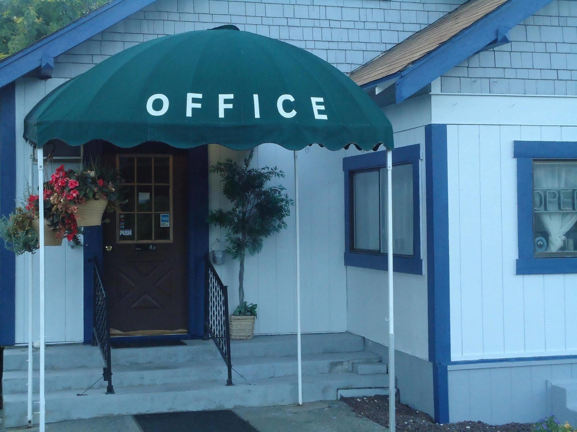 Blue Mountain Motel Okanogan Bagian luar foto